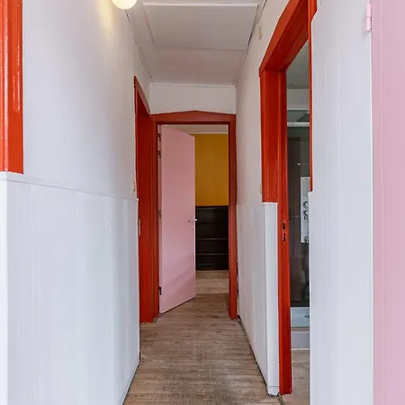 Huswell - Spacious Center House In Lägenhet *